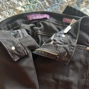gloria vanderbilt black women’s size 14 jeans. rarely worn!